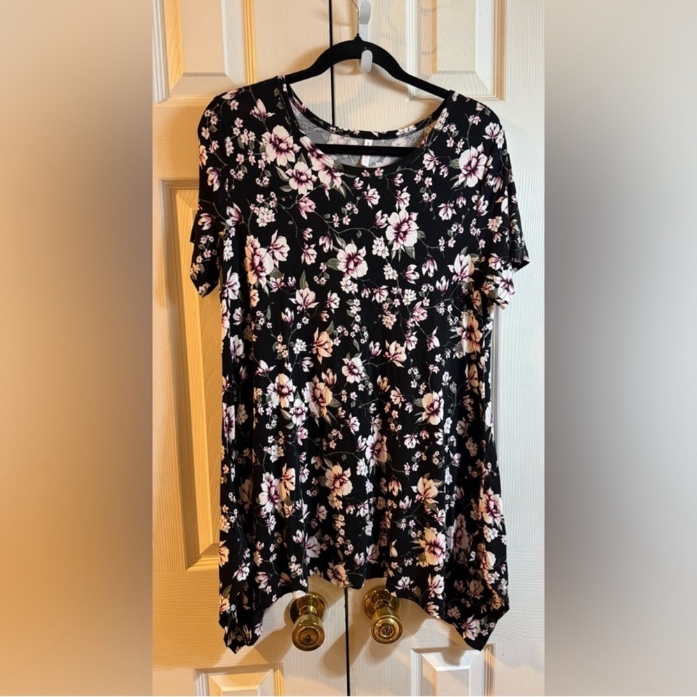Floral Black and Pink Women's Top
